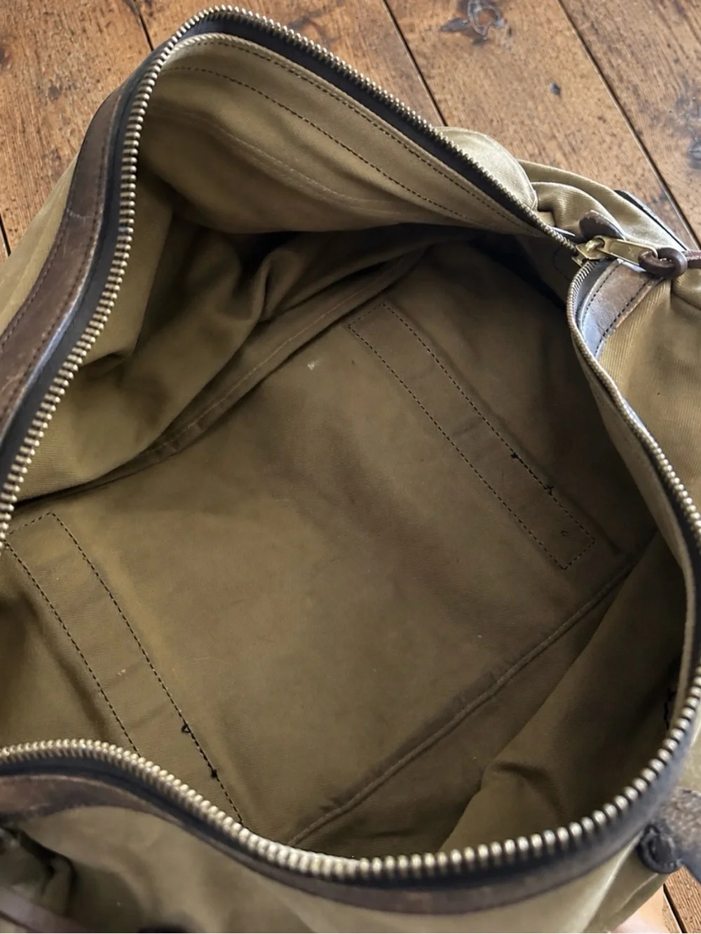 Vintage Filson 222 Medium Duffle – Talon Era – USA Made